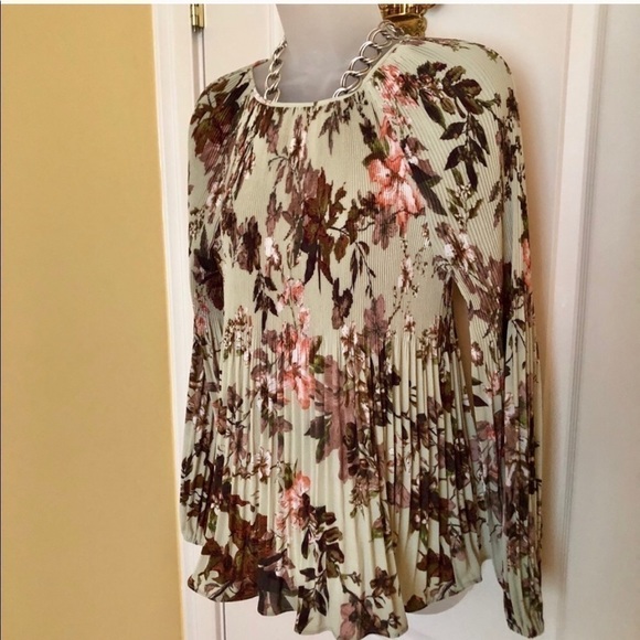 𝅺KAARI Blue Floral Top Brown Multi Color Lovely Mint NWT - Picture 7 of 8